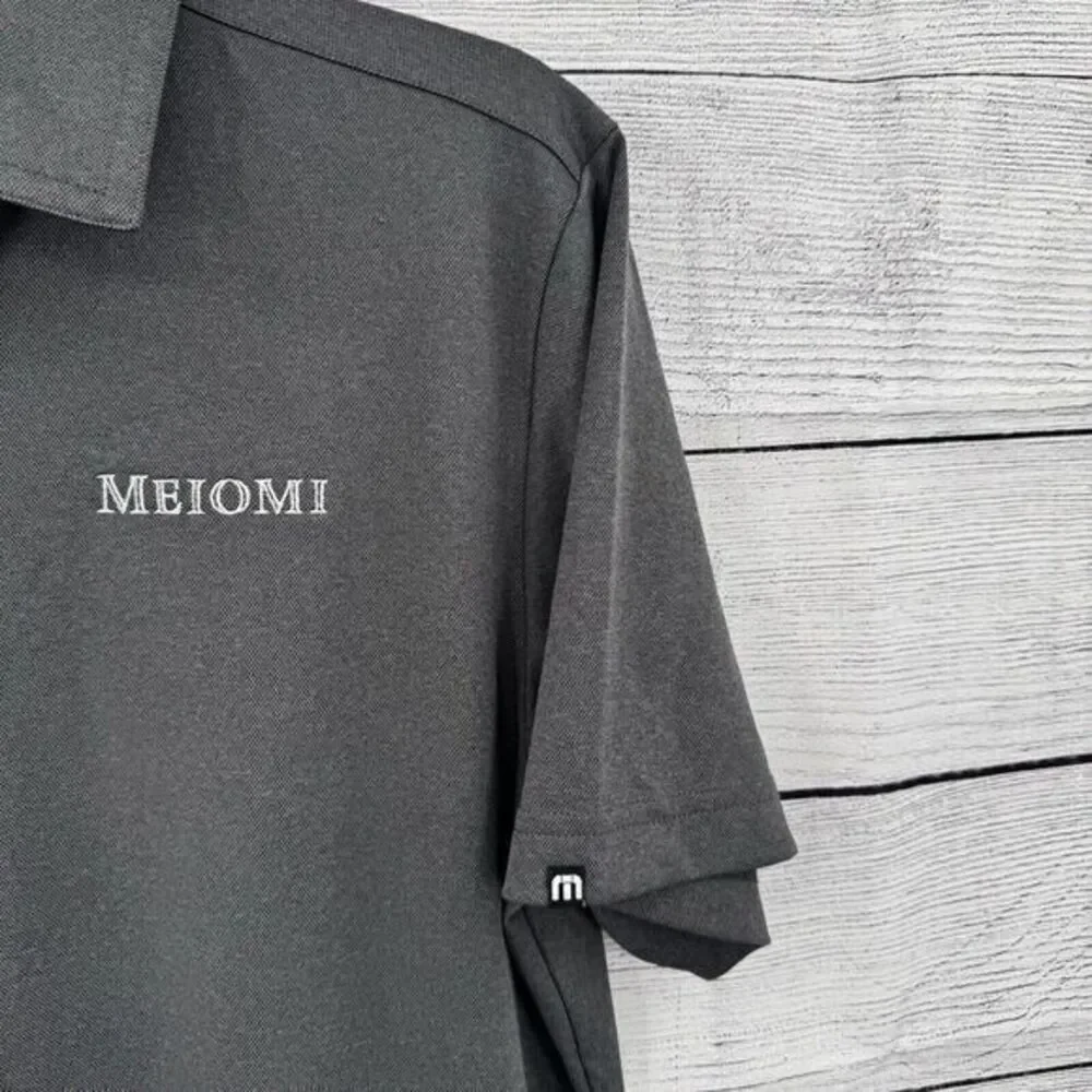 Travis Mathew Golf Polo Shirt Mens Size Medium Gray Short Sleeve Polyester‎ Logo